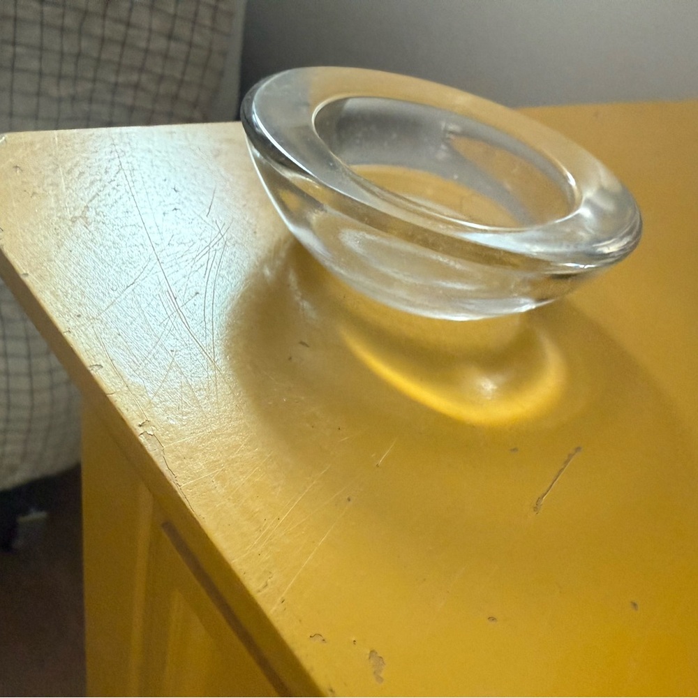 17 Glass voltives